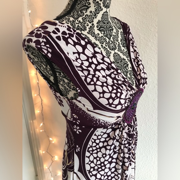 Janette Purple, White & Gold Asymmetrical Dress - Picture 6 of 16